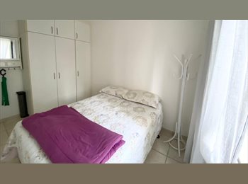 Roomgo BR - Quarto confortável em  Moema, Moema - R$ 1.800 Por mês