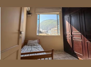 Roomgo BR - Quarto mobiliado na orla de copacabana posto 4, Copacabana - R$ 2.200 Por mês