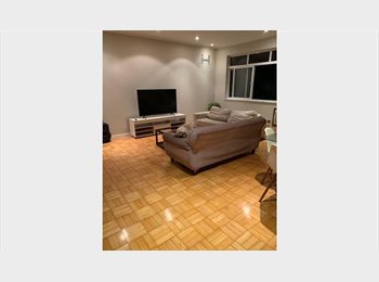 Roomgo BR - Quarto em Copanema, Ipanema - R$ 2.000 Por mês