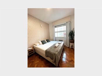 Roomgo BR - Quarto em copa ao lado do metrô e perto da lagoa, Copacabana - R$ 3.500 Por mês