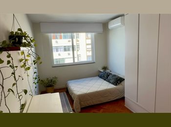 Roomgo BR - Quarto espaçoso em Copacabana com ar, Copacabana - R$ 3.200 Por mês