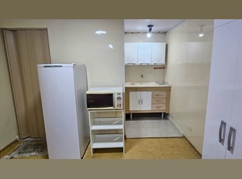 Roomgo BR - ALUGA-SE KIT NET P/ SOLTEIRO, Liberdade - R$ 1.300 Por mês