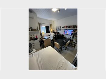 Roomgo BR - Quarto muito amplo com excelente home office, Santa Cecilia - R$ 1.390 Por mês