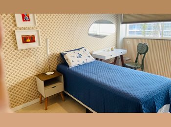 Roomgo BR - QUARTO  A DUAS QUADRAS DA AV.PAULISTA E METRO BRIGADEIRO, Bela Vista - R$ 2.500 Por mês