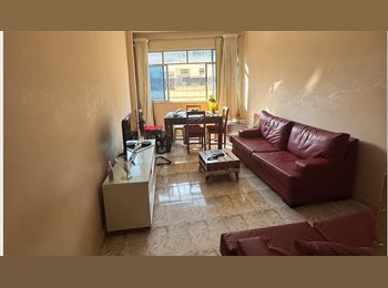 Roomgo BR - quarto de casal mobiliado no bloco da praia de copacabana, Copacabana - R$ 2.700 Por mês