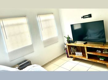 Roomgo BR - Quarto, Jundiaí - R$ 1.100 Por mês