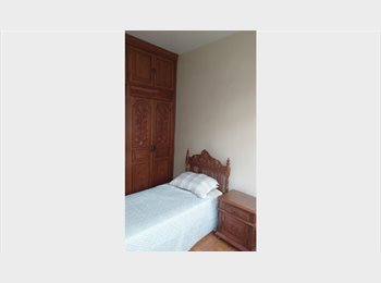 Roomgo BR - 1 quarto individual e um duplo, Belo Horizonte - R$ 1.500 Por mês