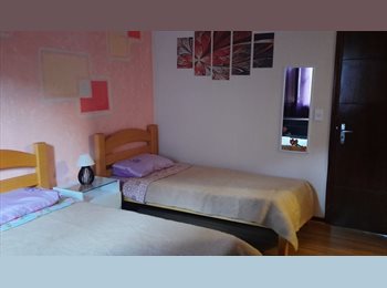 Roomgo BR - Quarto para mulheres, Morumbi - R$ 1.200 Por mês