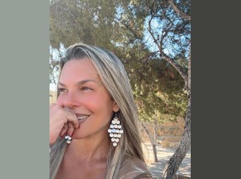 Roomgo BR - Manuela  - 40 - Copacabana