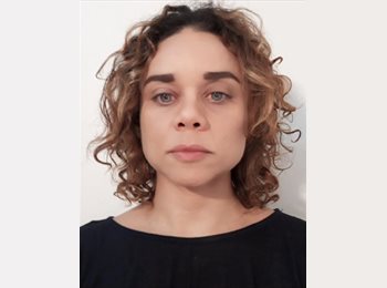 Roomgo BR - Karina - 44 - Salvador