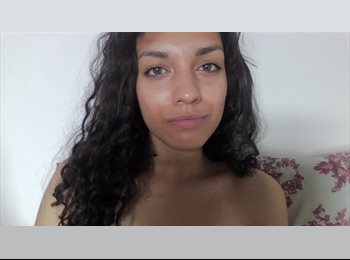 Roomgo BR - Giovanna Ferreira - 20 - Curitiba