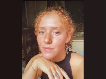 Roomgo BR - Camilla  - 22 - Florianópolis