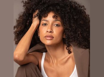 Roomgo BR - Karen - 35 - Maracanã