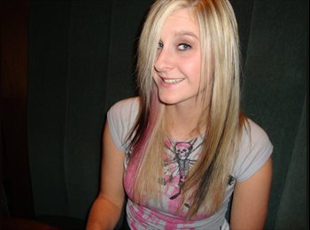 Roomgo CA - Marcie - 25 - Edmonton