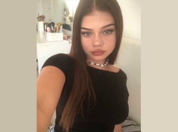 Roomgo CH - Amandine - 19 - Fribourg