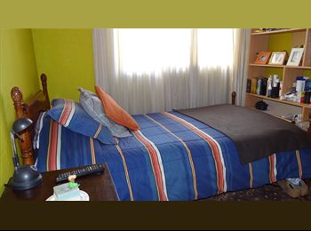 CompartoDepto CL - Habitacion en Depto. Amoblado cerca metro Sta Lucía, Santiago Centro - CH$260.000 por mes