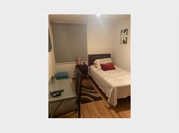 CompartoDepto CL - SE ARRIENDA AMPLIA HABITACION, CERCA DE LA ROTONDA ATENAS  EN LAS CONDES, Vitacura - CH$400.000 por mes