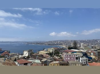 CompartoDepto CL - Arriendo habitación amoblada con espacio anexo en Cerro Alegre Valparaíso, Valparaíso - CH$270.000 por mes