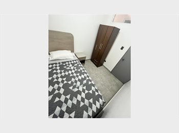 CompartoDepto CL - Pieza, Frente a Metro Santa Julia ( La florida), La Florida - CH$200.000 por mes