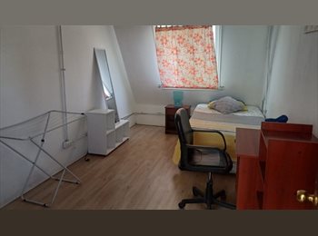 CompartoDepto CL - Habitación Mediana, Santiago Centro - CH$380.000 por mes