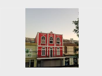 CompartoDepto CL - habitación individual, cama dos plazas en casa patrimonial., Valparaíso - CH$260.000 por mes