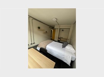 CompartoDepto CL - Pieza 14m² con baño privado - Casa Latorre, Santiago - CH$500 por mes