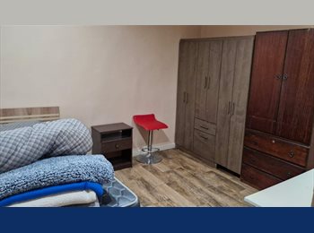 CompartoDepto CL - ARRIENDA PIEZA AMOBLADA, Conchalí - CH$250.000 por mes