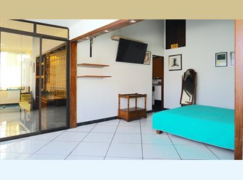 CompartoApto CO - Habitación en Poblado-Castropol, Medellín - COP$ 1.900.000 por mes