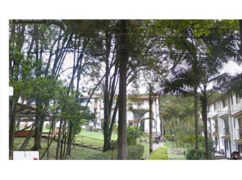 CompartoApto CO - Habitación solo mujer  en Unidad campestre San javier, Medellín - COP$ 450.000 por mes
