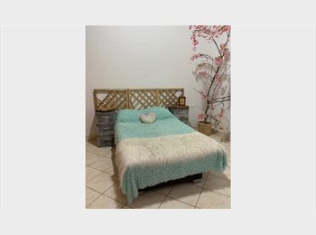 CompartoApto CO -  Habitación Flor de cerezo solo para Damas , Medellín - COP$ 900.000 por mes