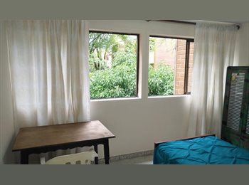 CompartoApto CO - HABITACIÓN SECTOR SURAMERICANA, EN CARLOS E RESTREPO, Medellín - COP$ 800.000 por mes