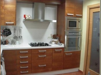 Roomgo ES - Facilidad de Transporte MUY LUMINOSA y BONITA/ Easy of Transport VERY LUMINOUS/BEATIFUL, Valencia - 450 € por mes