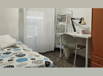 Roomgo ES - Habitación disponible en piso de estudiantes, Murcia - 245 € por mes