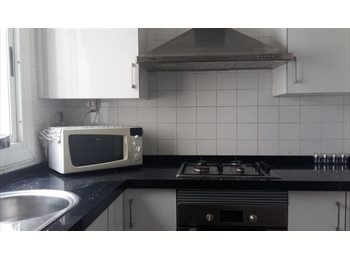 Roomgo ES - habitacion luminosa, Valencia - 370 € por mes