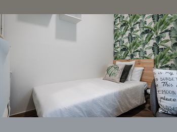 Roomgo ES - Cosy Room in Eixample (RH10A-R4), Eixample - 550 € por mes
