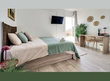 Roomgo ES - SEATTLE: SUPER BIG & PRIVATE TERRACE, Nou Barris - 775 € por mes