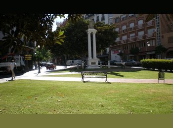 Roomgo ES - HABITACION LIBRE EN EL CENTRO DE HUELVA. CALLE PUERTO, Huelva - 290 € por mes