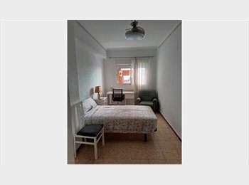 Roomgo ES - Alquiler habitaciones para estudiantes, Valencia - 450 € por mes