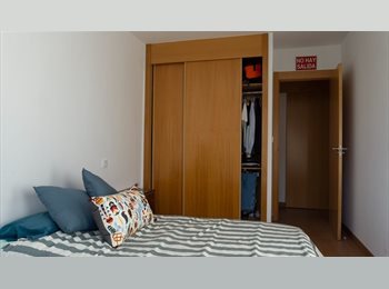 Roomgo ES -  Habitación luminosa de 14 m² con piscina y trastero en Las Rozas, Rozas De Madrid Las - 850 € por mes
