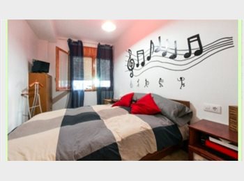 Roomgo ES - Habitación a una calle de metro San Pau dos de Maig, Sant Martí - 650 € por mes