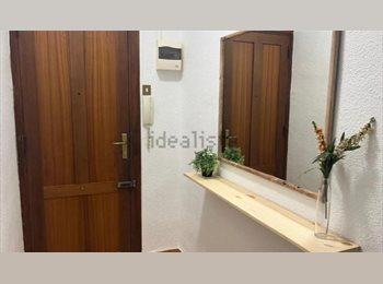 Roomgo ES - piso para estudiantes o trabajadores, Castellón de la Plana - 300 € por mes