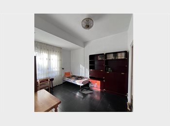 Roomgo ES - Alquilo habitación amplia exterior con baño en el centro de madrid, Arganzuela - 550 € por mes