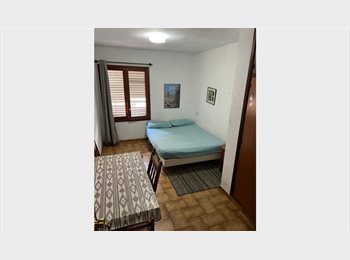 Roomgo ES - HASTA MAYO   Se alquila Habitacion  en Eivissa centro TODOS GASTOS INCLUIDOS, Ibiza - 600 € por mes