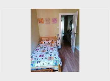 Roomgo ES - Alquilo habitación a chica, Valencia - 375 € por mes