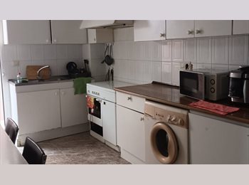 Roomgo ES - Habitación doble, Valencia - 330 € por mes