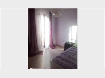 Roomgo ES - Habitación con baño privado en Polop a cambio de cuidado infantil, La Nucia - 1 € por mes
