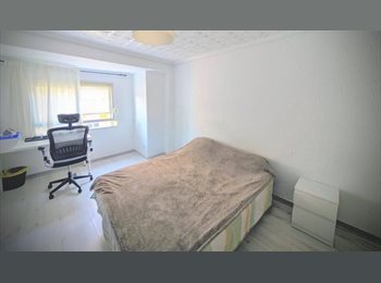 Roomgo ES - Habitación amplia con cama doble en Torrefiel, Valencia - 330 € por mes