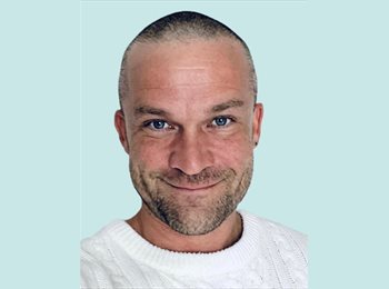 Roomgo ES - Jan Riefers - 45 - Los Giles