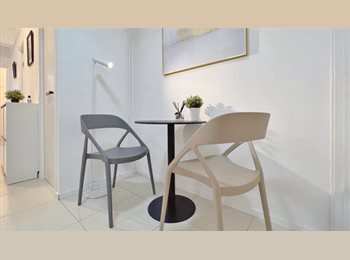 Roomgo HK - Cozy Co-Living apartment in Tsim Sha Tsui, Tsim Sha Tsui - HKD5,500 pcm