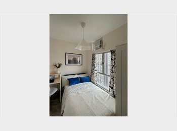 Roomgo HK - Double Bed room in Sai Ying Pun, Sai Ying Pun - HKD13,900 pcm